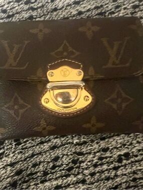 Louis Vuitton Joey Monogram
Wallet